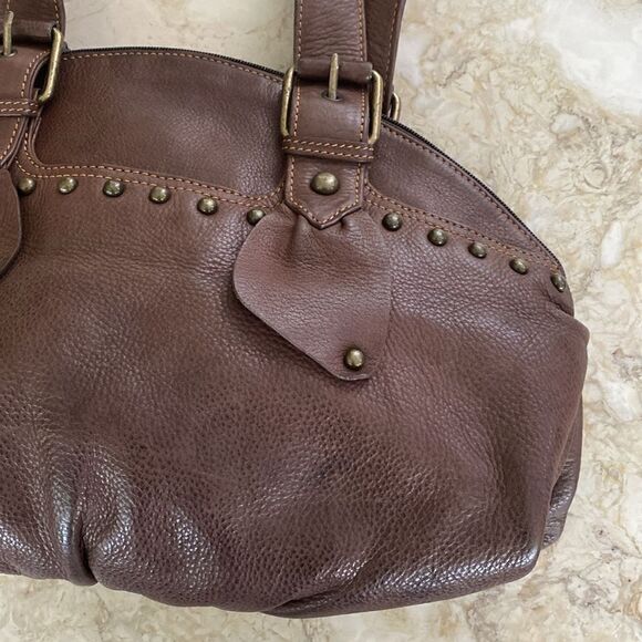 High Fashion Canada Leather Shoulder Bag - Picture 9 of 15